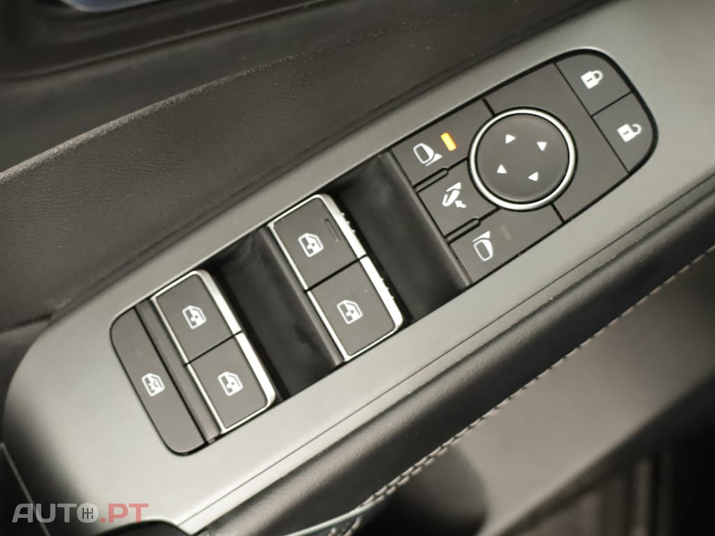 Nissan Qashqai Qashqai 1.3 DIG-T N-Connecta LED Xtronic