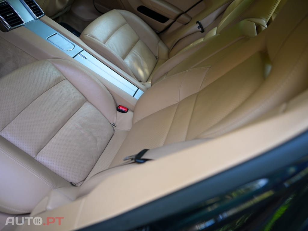 Porsche Panamera S Hybrid J19