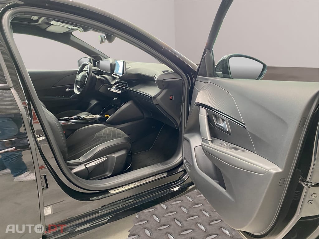 Peugeot E-208 50 kWh GT