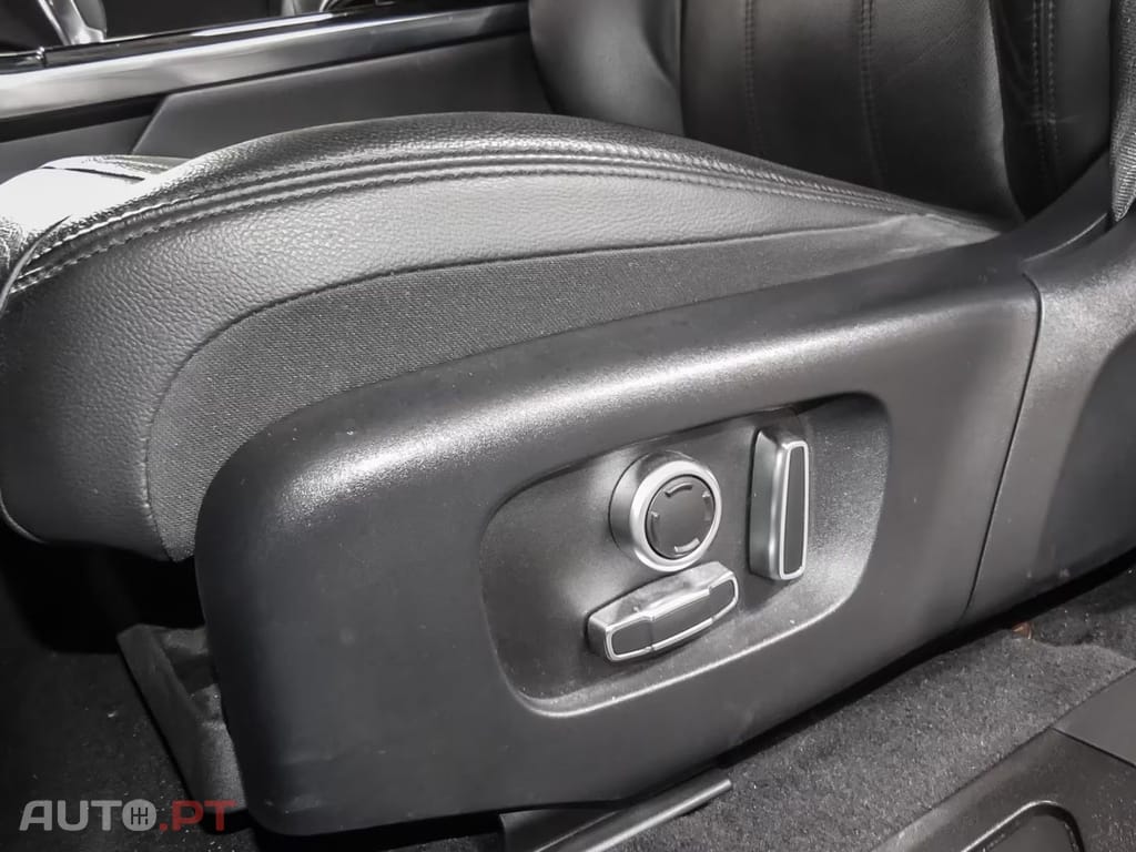 Land Rover Evoque I.V.A DEDUTIVEL P300e S