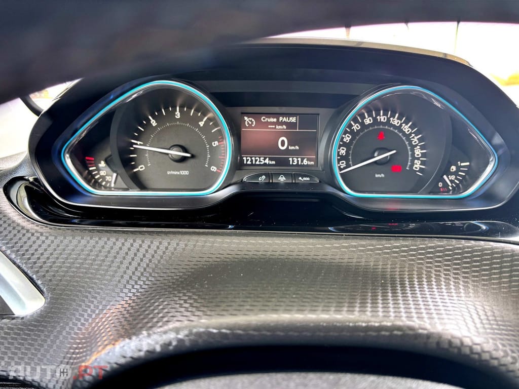 Peugeot 2008 BlueHDi 100 Allure