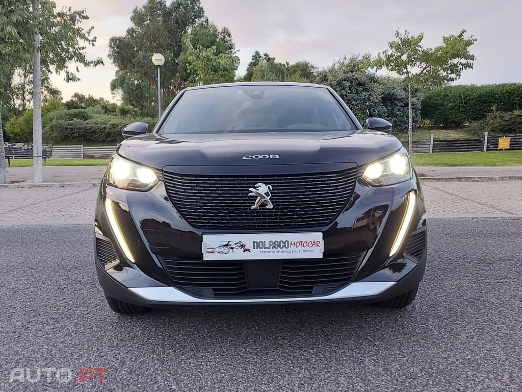 Peugeot E-2008 50 kWh Active Pack