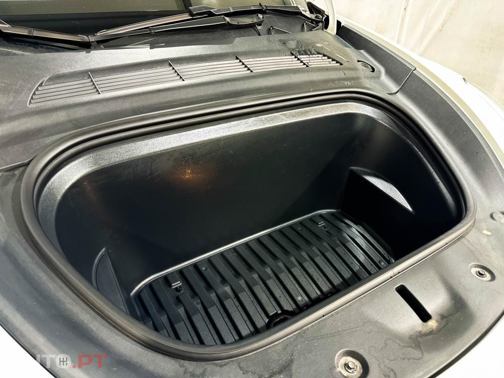 Tesla Model Y Long Range Dual Motor AWD