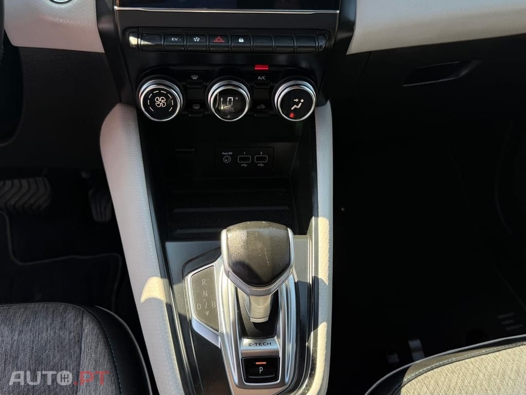 Renault Captur E-TECH 160 INTENS