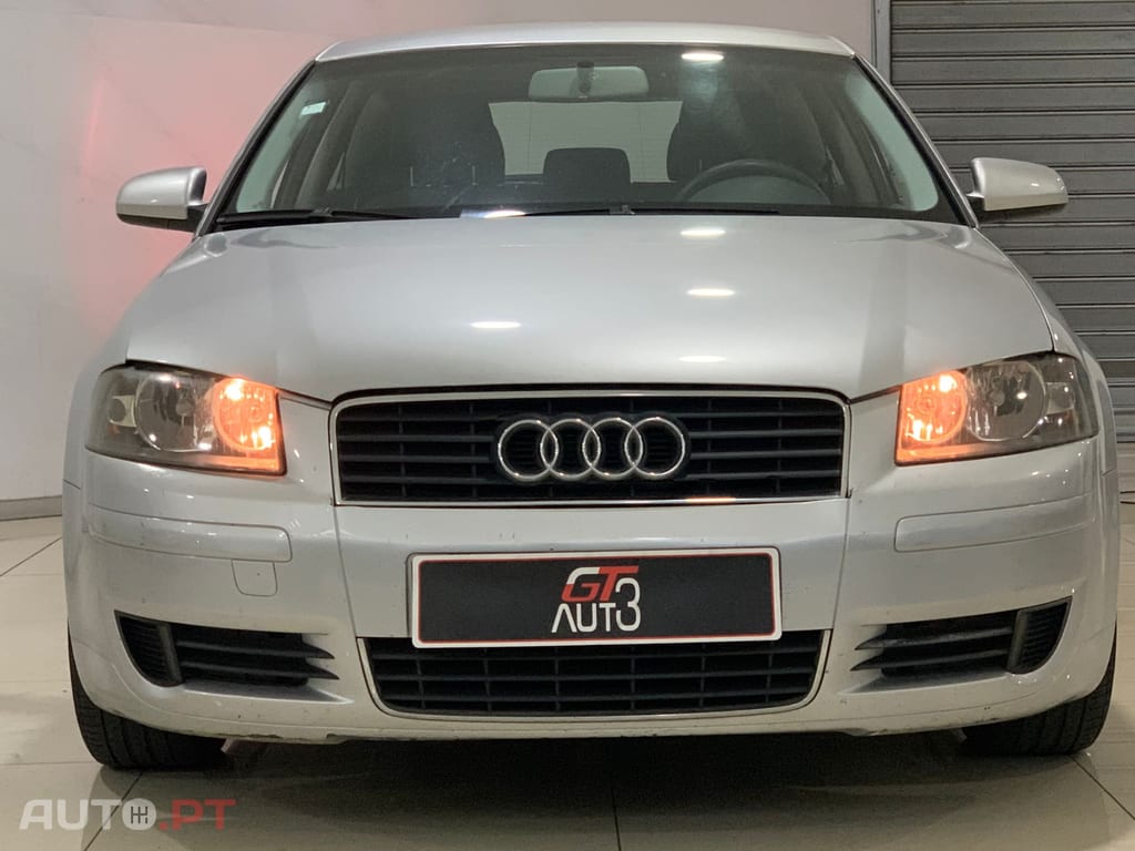 Audi A3 1.6 FSI ATTRACTION