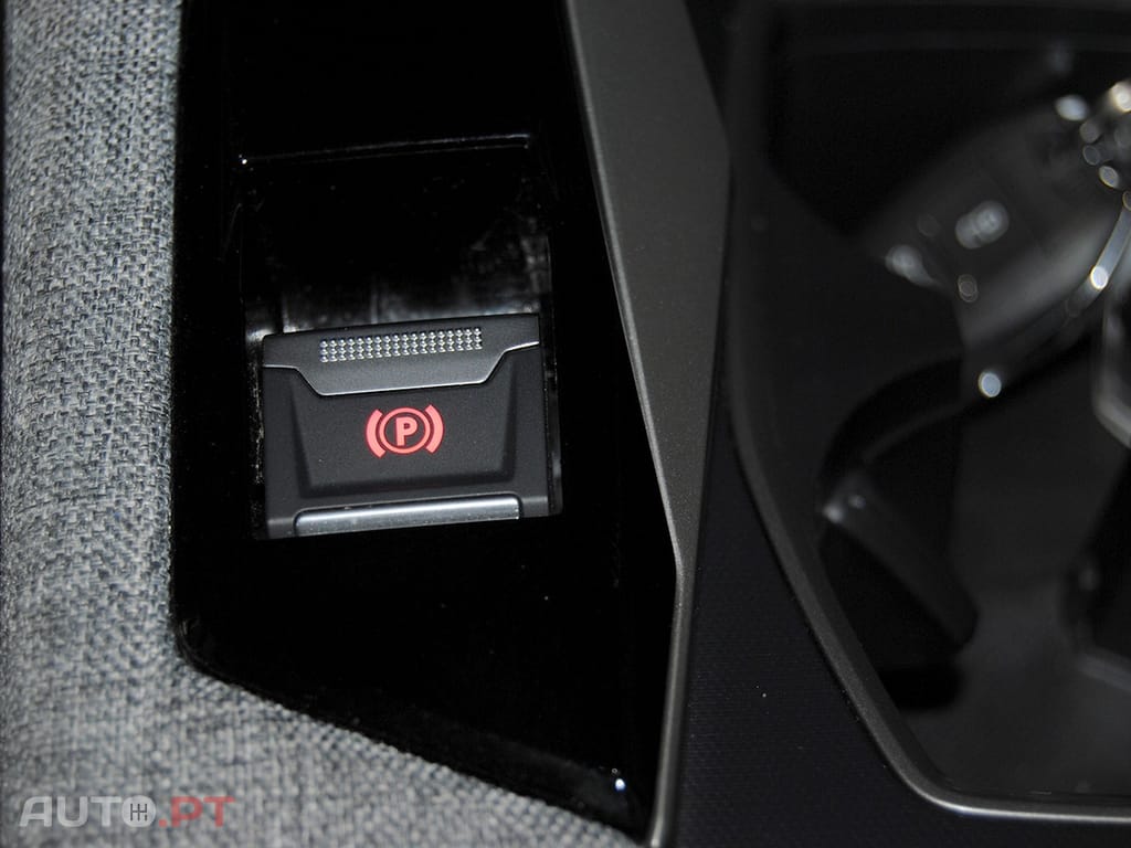 Peugeot 5008 1.2 Hybrid Allure e-DCS6