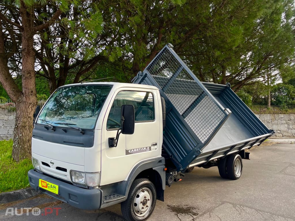 Nissan Cabstar Tribasculante