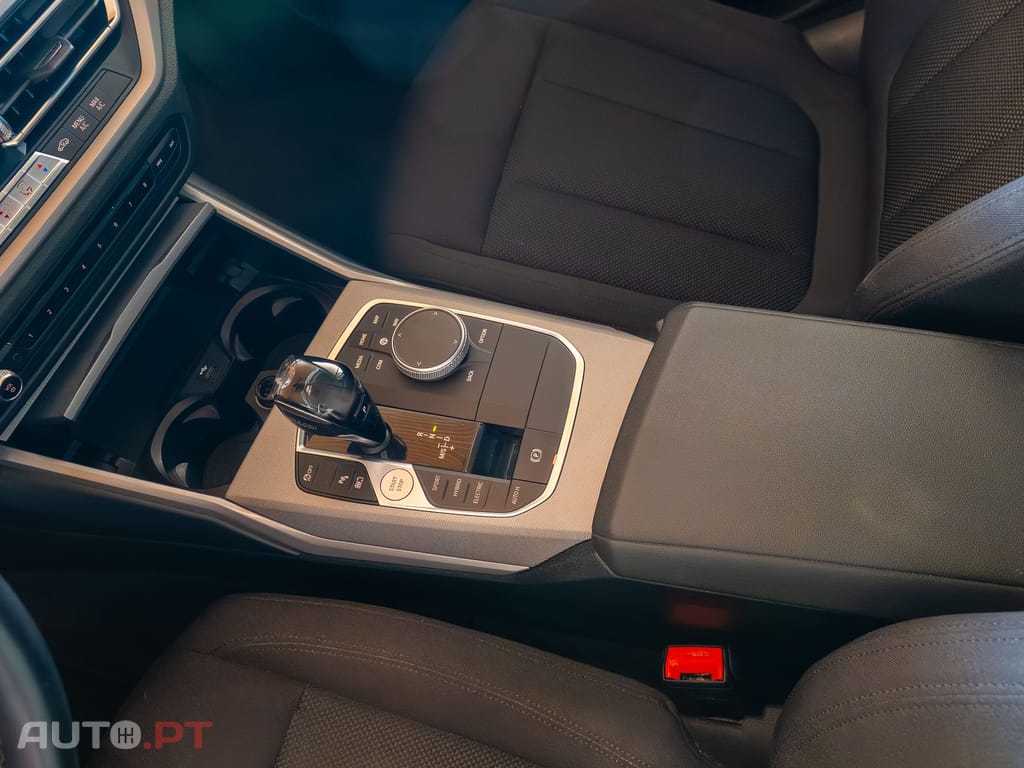 BMW 330 e Touring Corporate Edition Auto