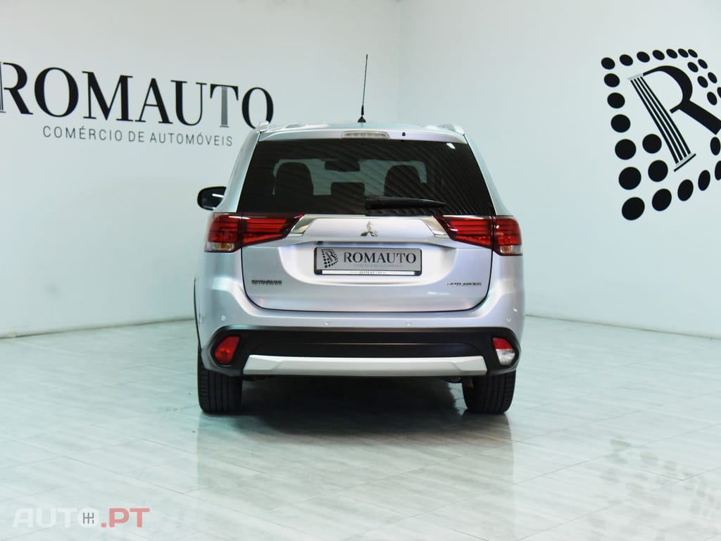 Mitsubishi Outlander 2.2 DI-D Intense+