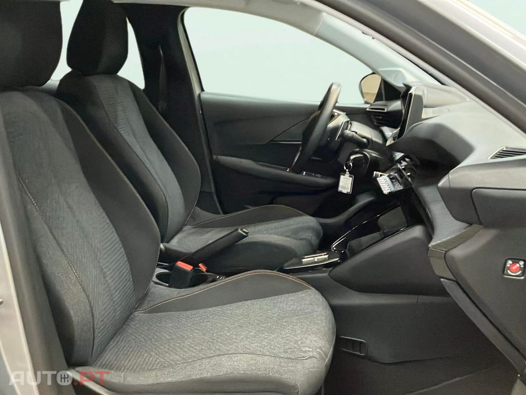 Peugeot 208 1.2 Hybrid Allure e-DCS6