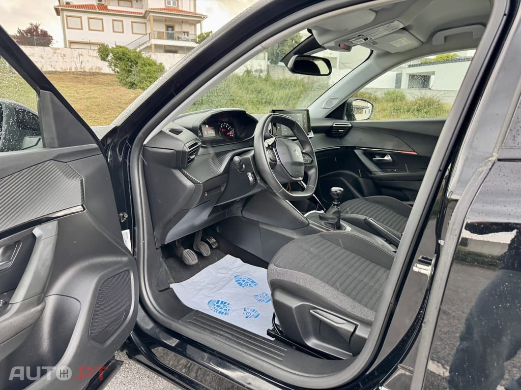 Peugeot 2008 1.2 PureTech Active Pack