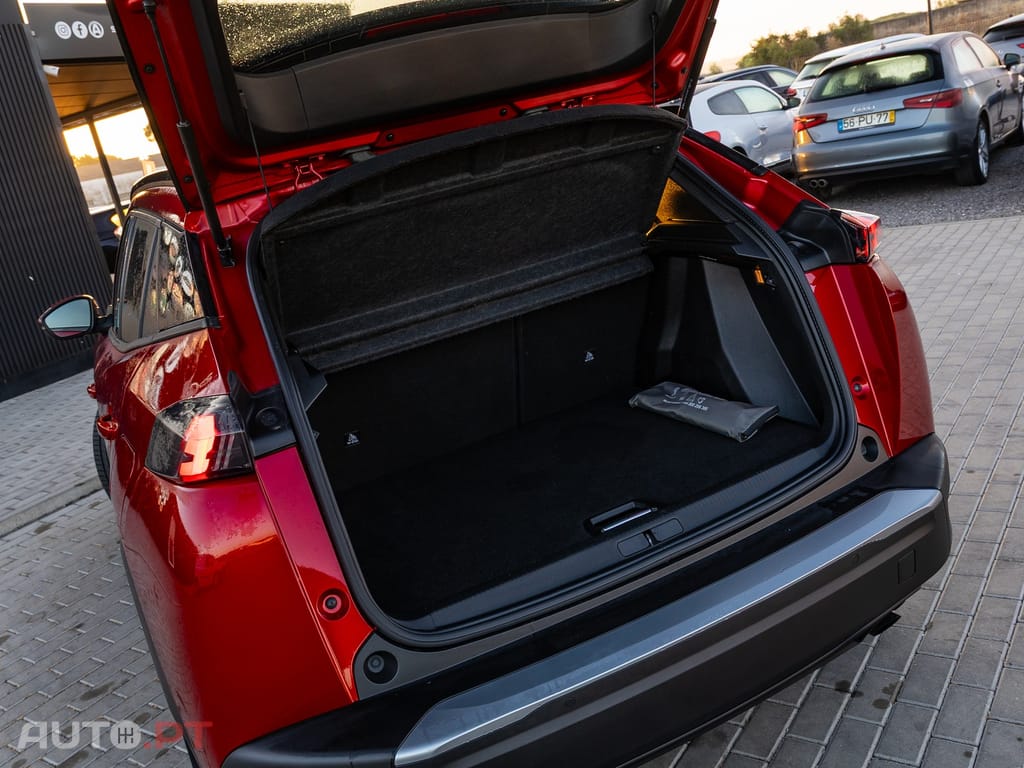 Peugeot 2008 1.2 PureTech Allure Pack
