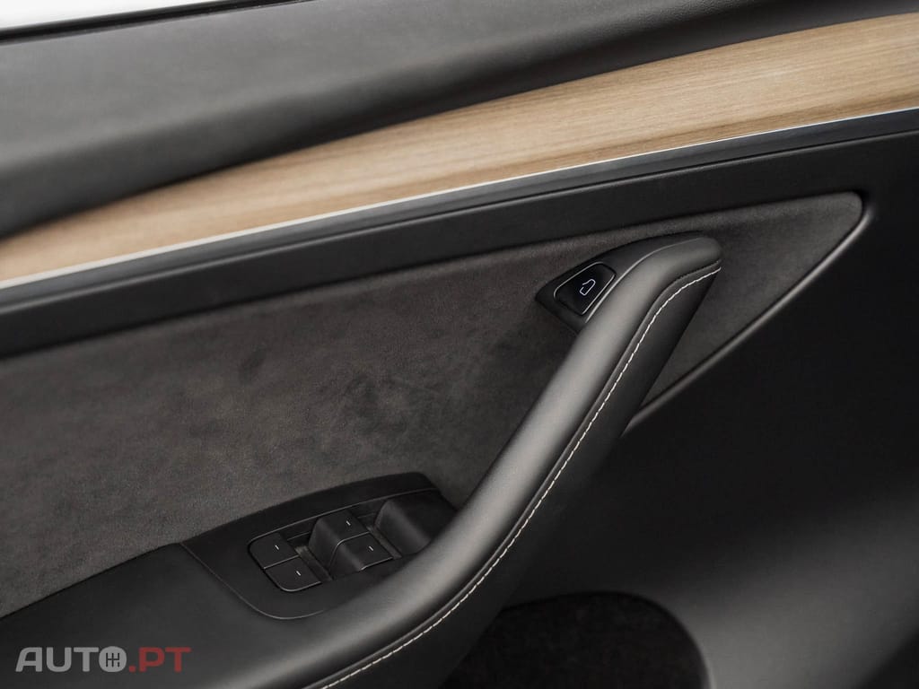 Tesla Model Y Long Range Tração Integral