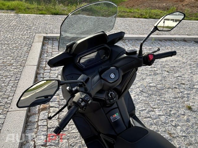 Yamaha X-Max 300