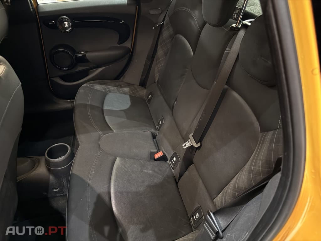 MINI Cooper Cooper D