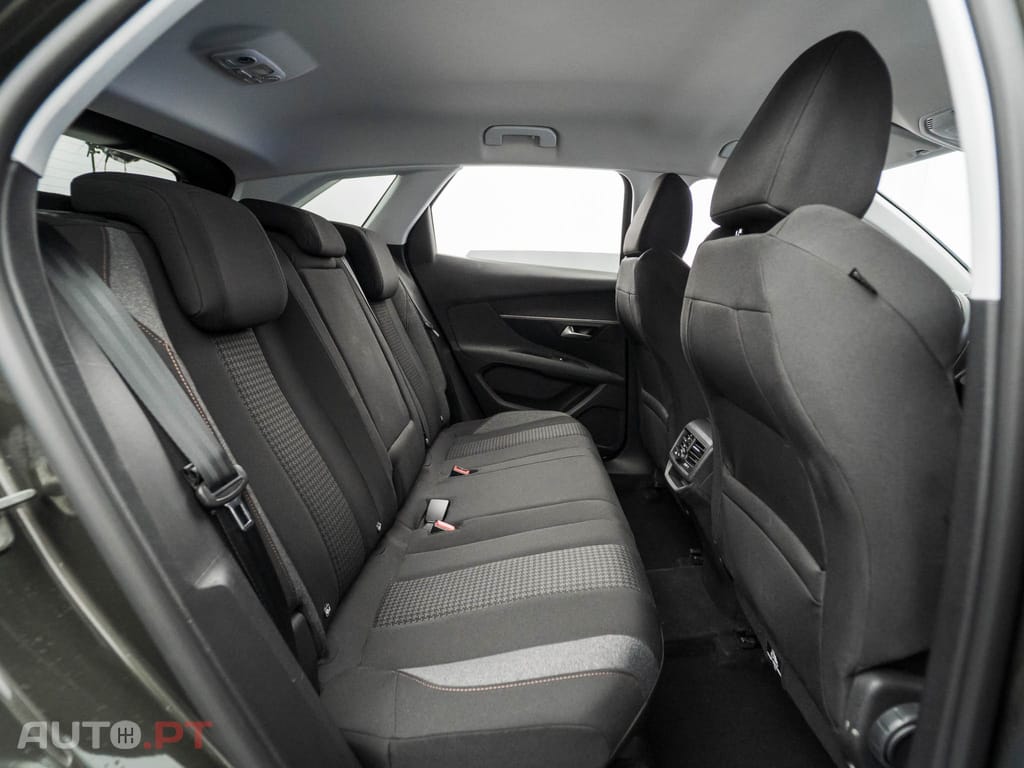 Peugeot 3008 1.5 BlueHDi Active