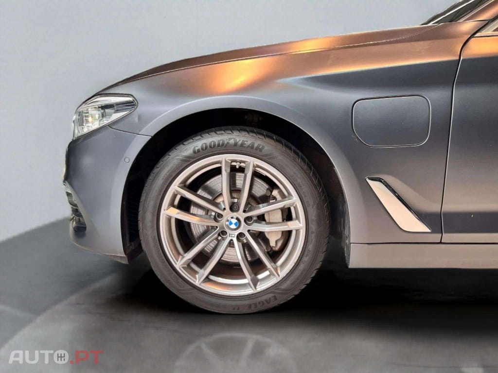 BMW 530 iPerformance 