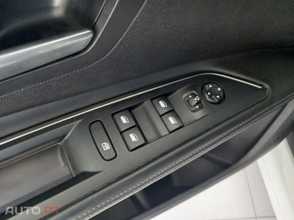 Peugeot 5008 1.5 BlueHDi Allure EAT8