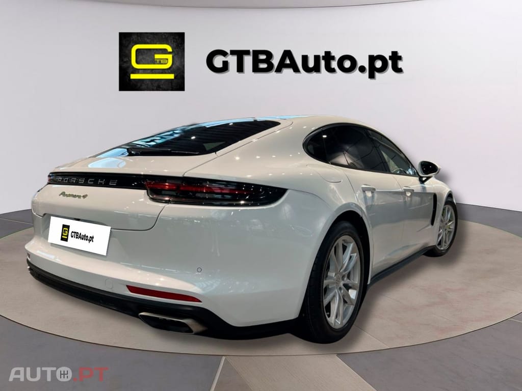 Porsche Panamera 4 E-Hybrid 