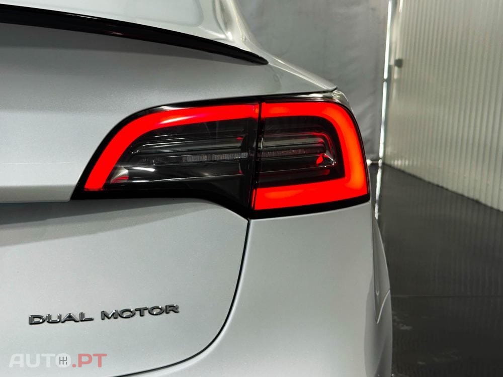 Tesla Model 3 Long-Range Dual Motor AWD