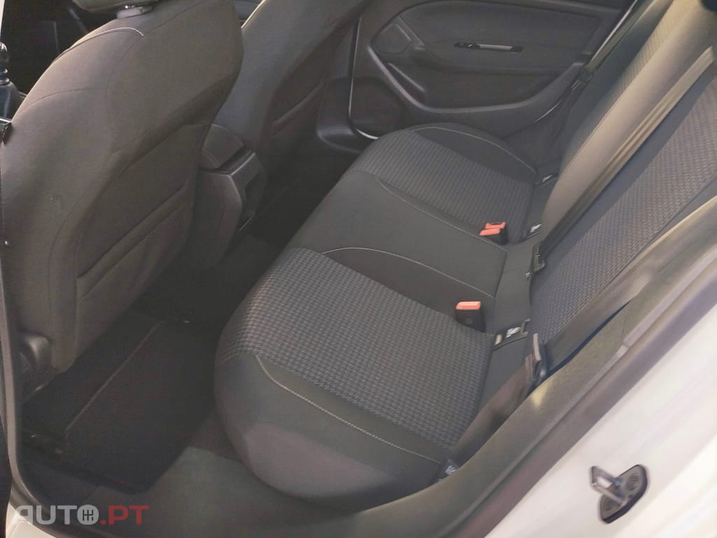 Peugeot 308 1.5 BlueHDi Business Line