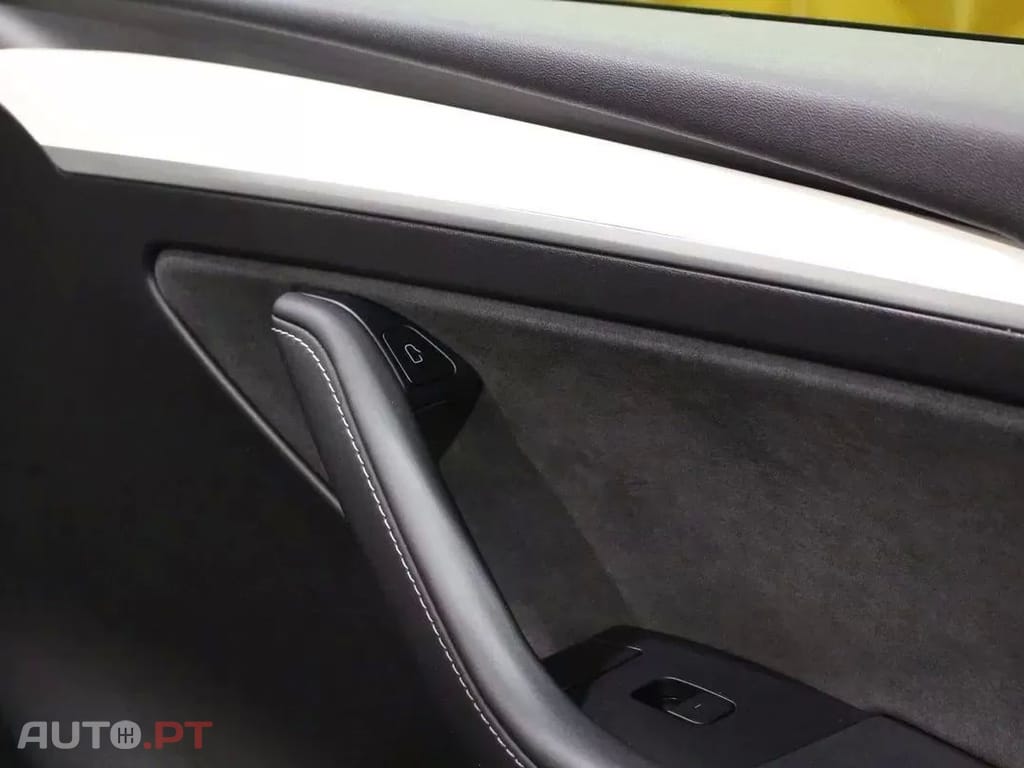 Tesla Model Y Long Range Tração Integral