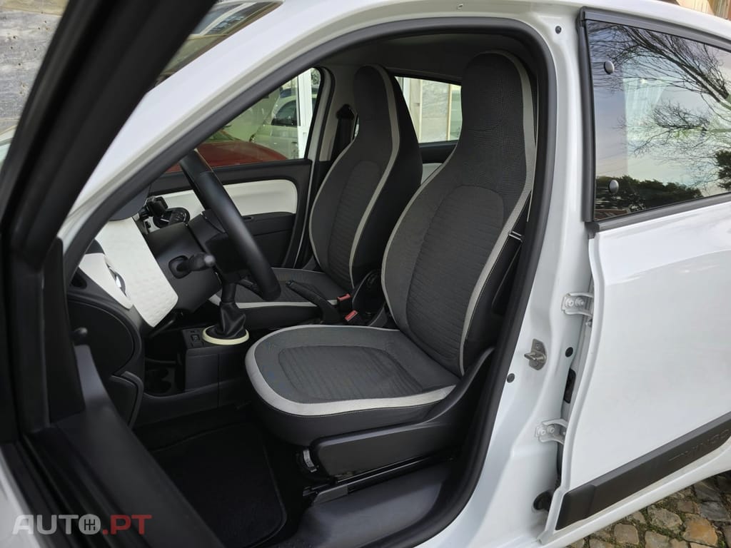Renault Twingo SCe 70 S&S Cosmic