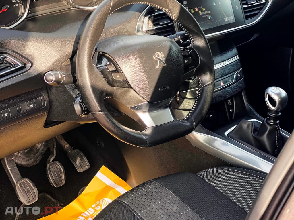 Peugeot 308 1.6 e-HDi Allure J17
