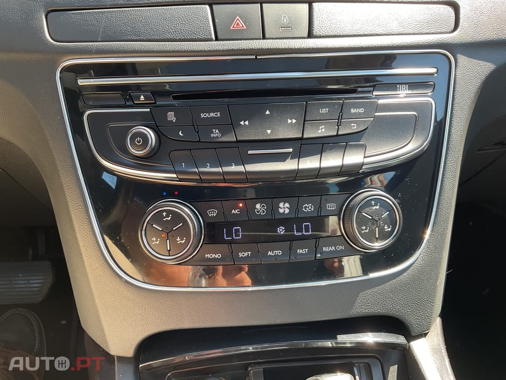 Peugeot 508 RXH 2.0 HDi Hybrid4 2-Tronic 104g