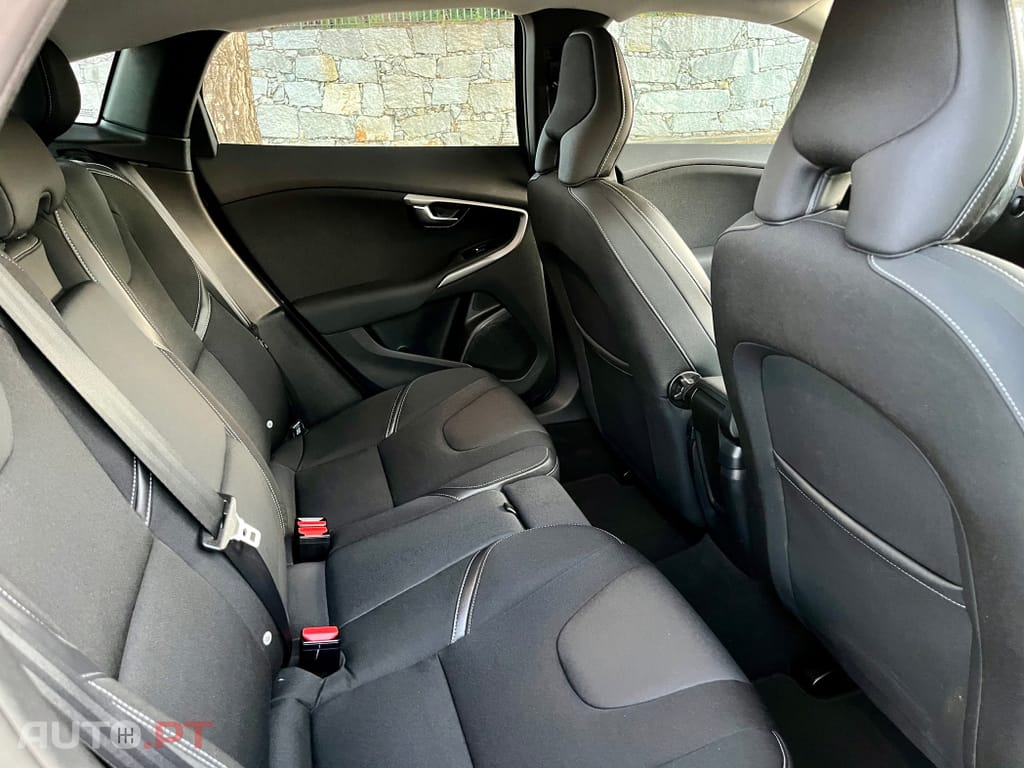Volvo V40 D2