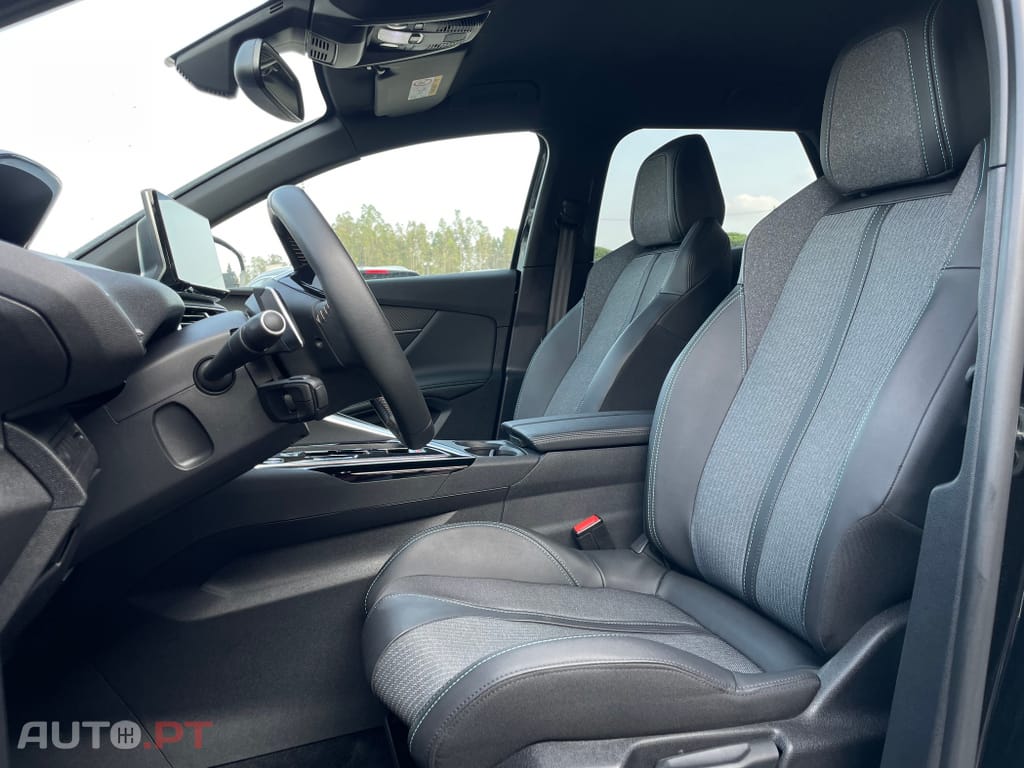 Peugeot 3008 1.2 Hybrid Allure e-DCS6