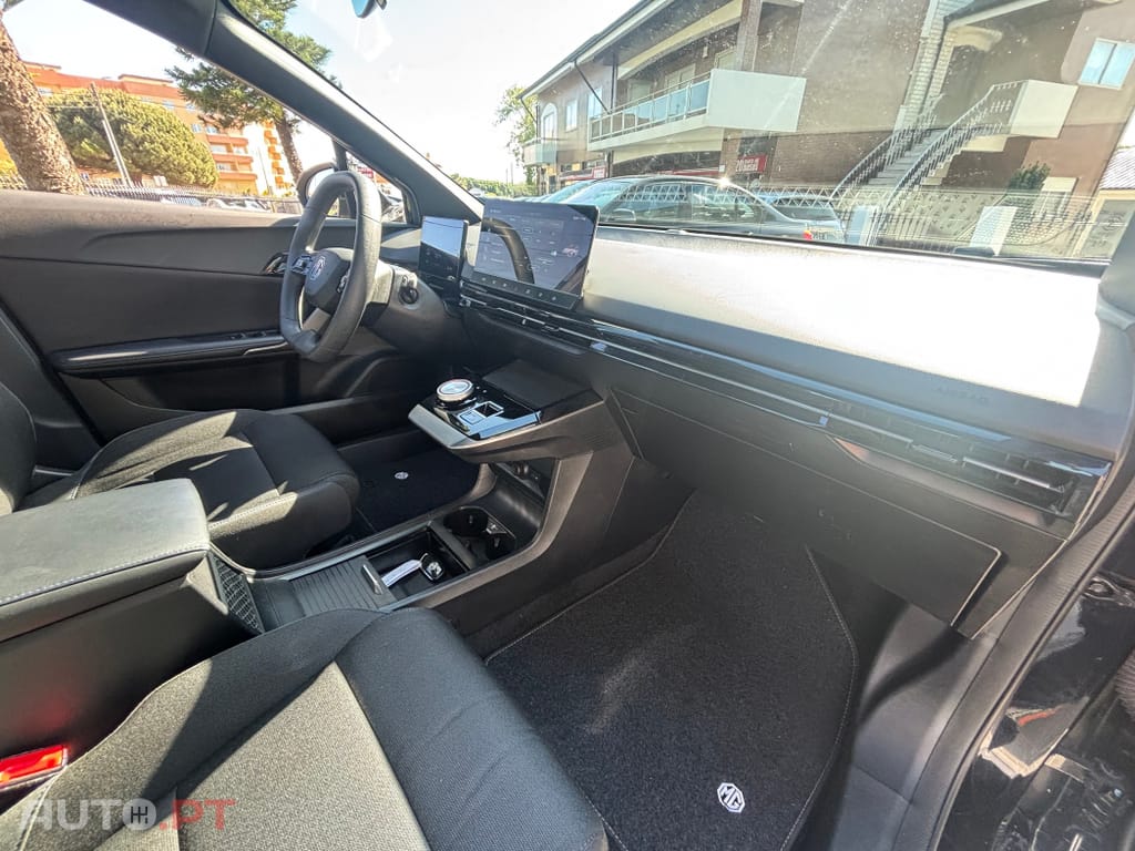 MG MG4 64 kWh Luxury