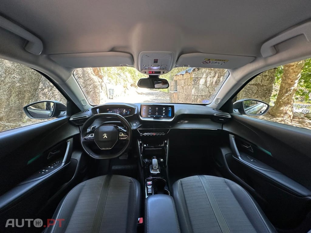 Peugeot 2008 1.2 PureTech Allure Pack EAT8