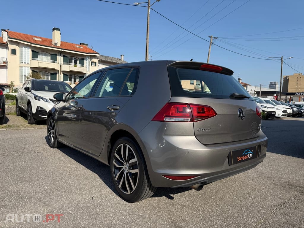 Volkswagen Golf 1.6 TDi Highline DSG