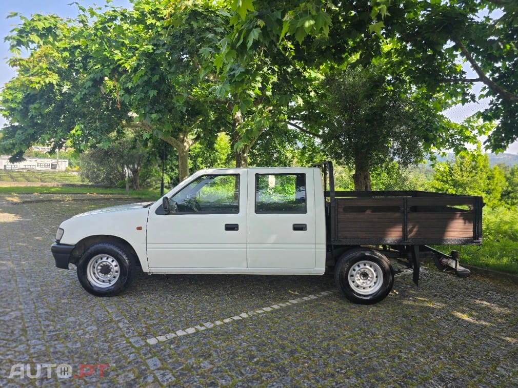 Opel Campo 2.5 TD TFR 54 HD CD CM