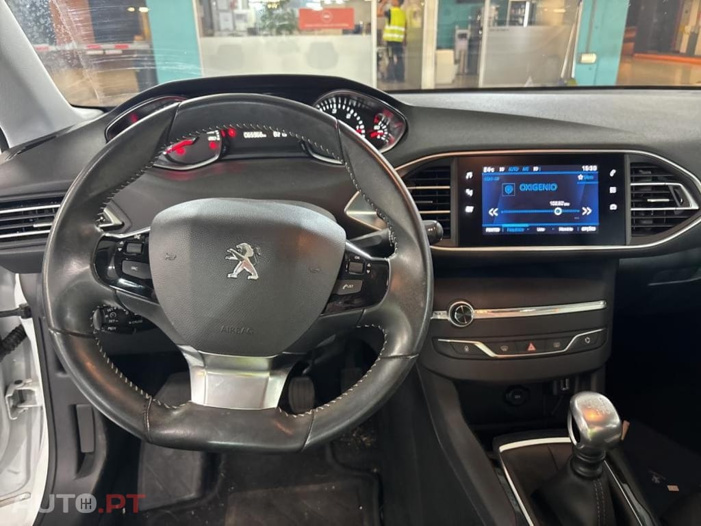 Peugeot 308 1.5 BlueHDi Business Line
