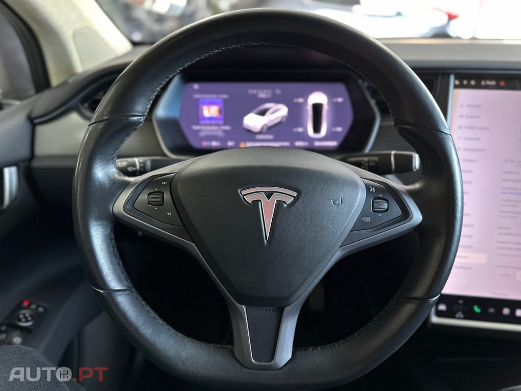 Tesla Model X Outro