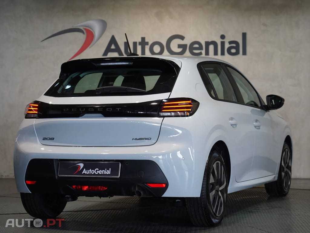 Peugeot 208 1.2 Hybrid Style e-DCS6