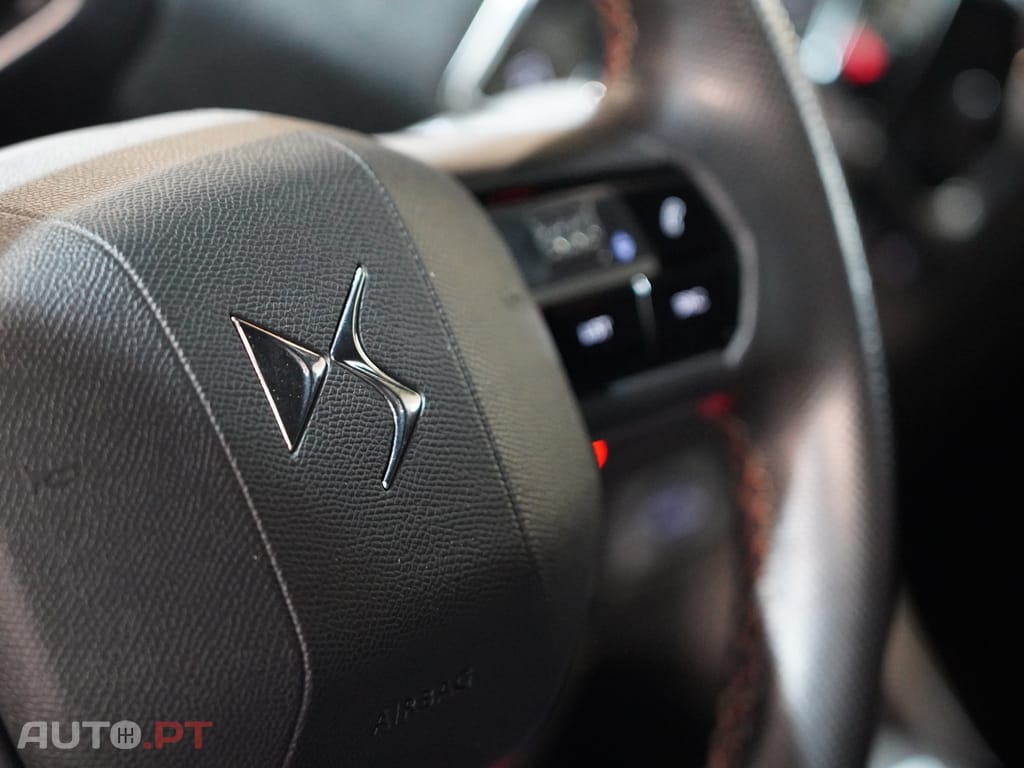 DS DS3 Crossback E-Tense Performance Line