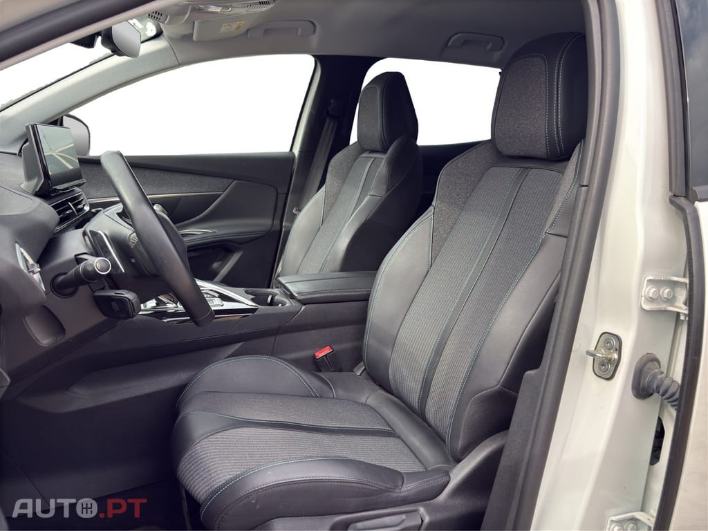 Peugeot 3008 1.6 Hybrid Allure e-EAT8