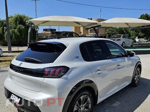 Peugeot E-208 Active Pack