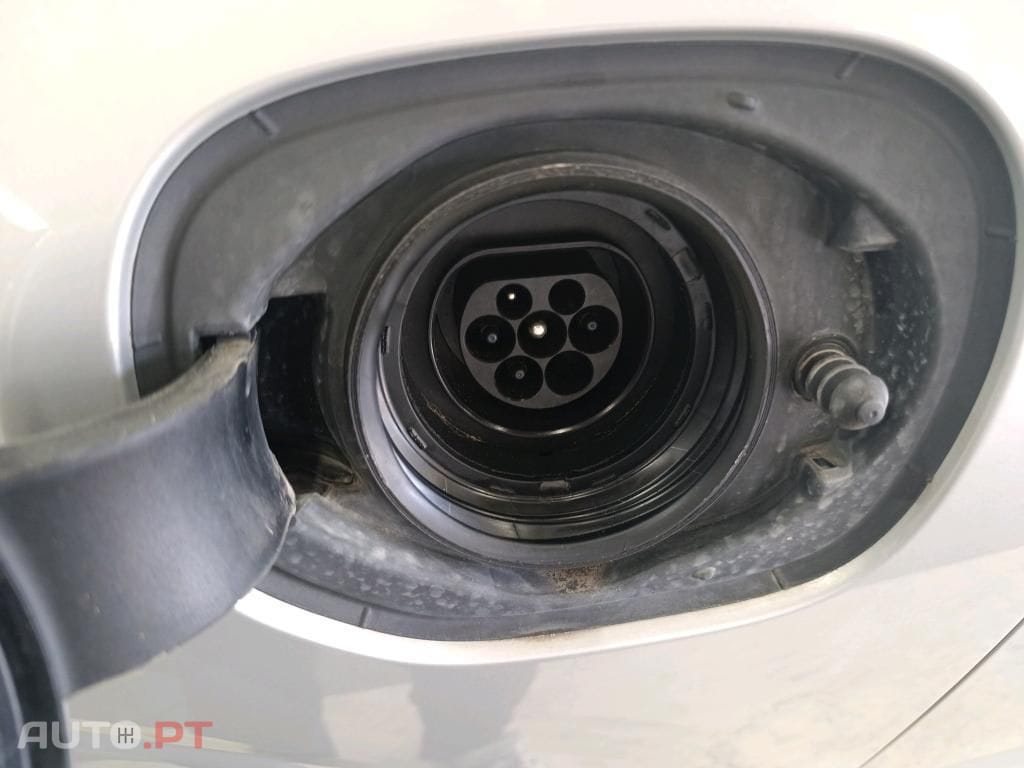 Volvo XC60 2.0 T6 PHEV Core