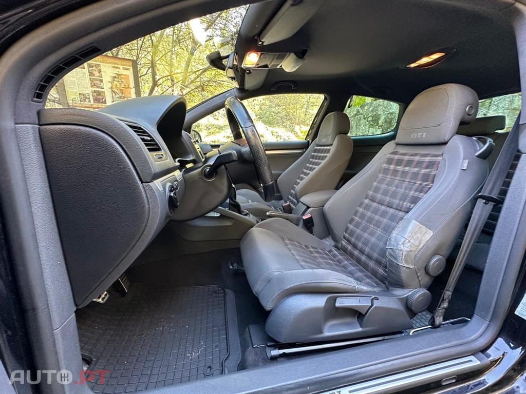 Volkswagen Golf 2.0 GTi