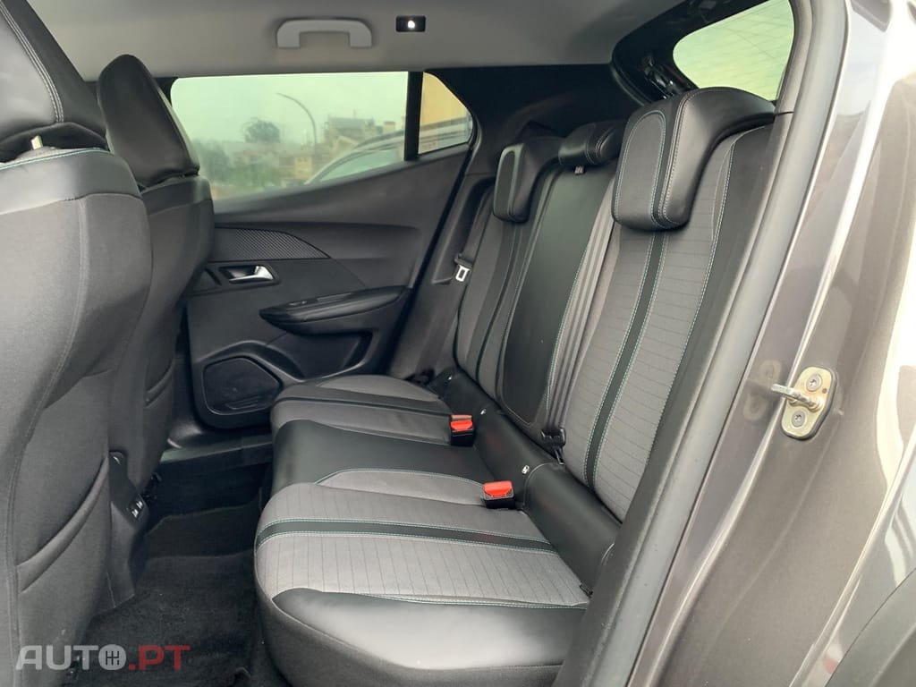 Peugeot 2008 1.5 BlueHDi Allure EAT8