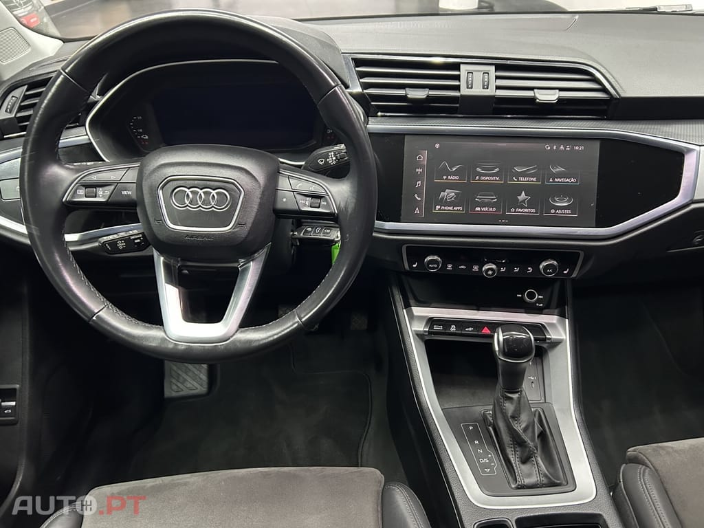 Audi Q3 45 TFSIe S line S tronic