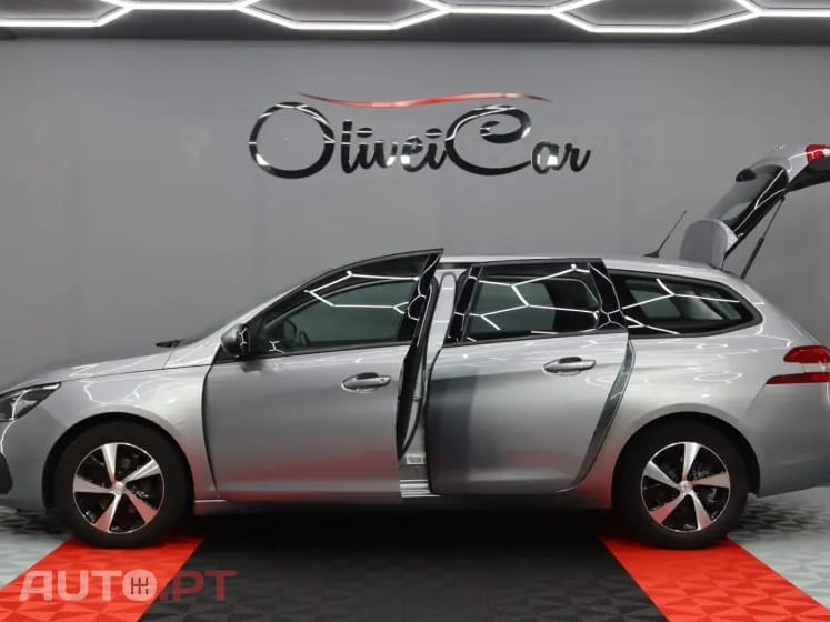Peugeot 308 SW 1.5 BlueHDI Active — fotografia 7
