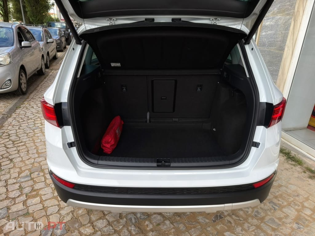 SEAT Ateca 1.6 TDI Ecomotive Reference — fotografia 26