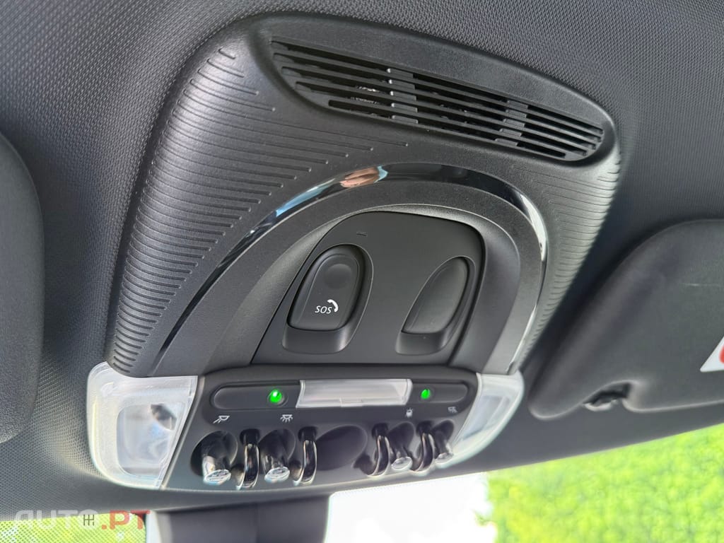 MINI Cooper Cooper SE Premium Essential