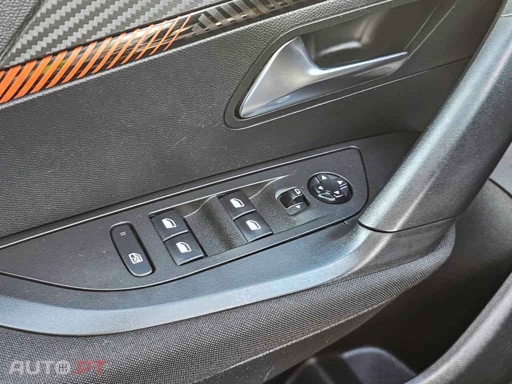 Peugeot 2008 1.2 PureTech Active Pack