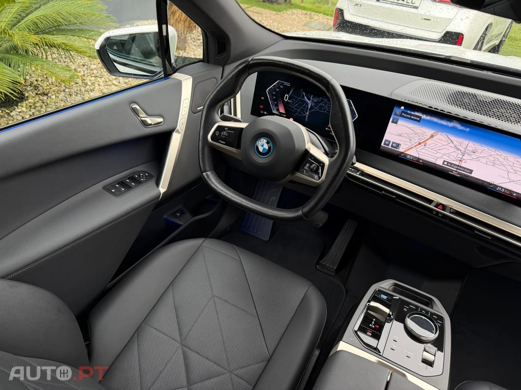 BMW iX xDrive 40 Pack Desportivo